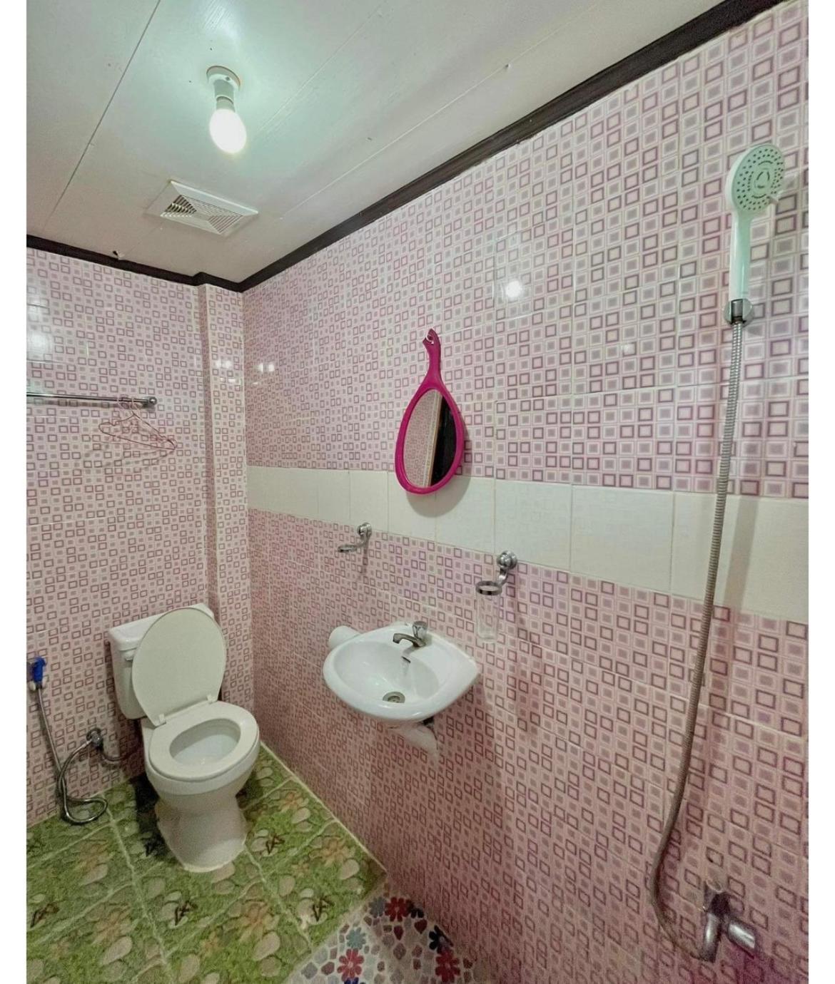 Burgos  Precious Homestay-Family Room מראה חיצוני תמונה