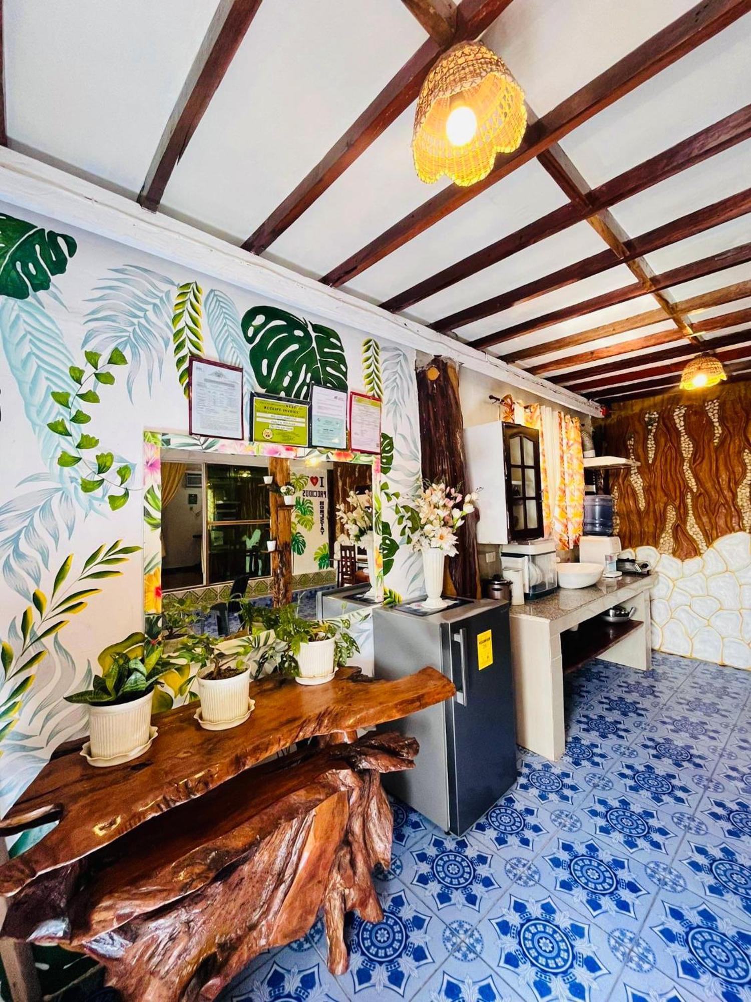Burgos  Precious Homestay-Family Room מראה חיצוני תמונה